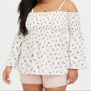 🏷️ 5 for $25 - Torrid Feather Challis Cold Shoulder Top